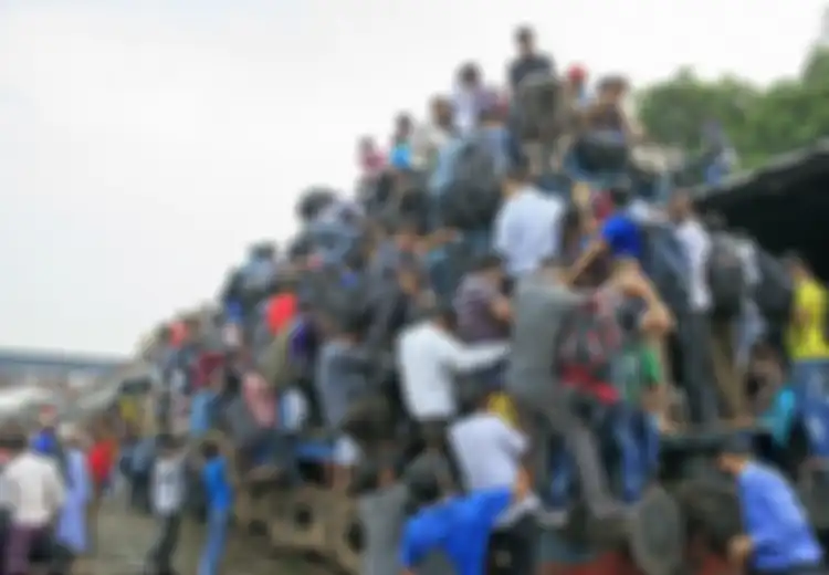 Lebih Ekstrem dari Indonesia Zaman Dulu, Beginilah Gambaran Pengguna KRL di Bangladesh (FOTO)