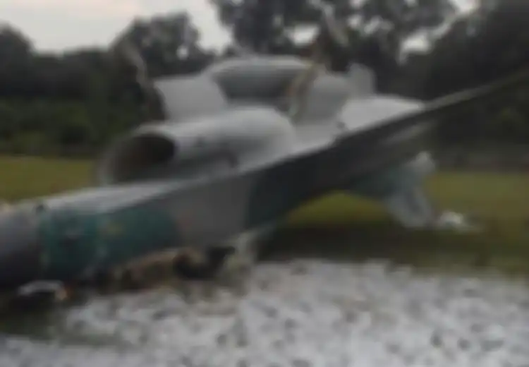 Pesawat F-16 Milik TNI AU Mengalami Kecelakaan di Pekanbaru, Pilot Selamat dan Tidak Ada Luka