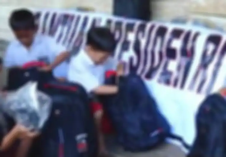Seberapa Sulit Upaya Mengantar Tas Jokowi untuk Siswa SD di Perbatasan? Simak Saja Video Ini