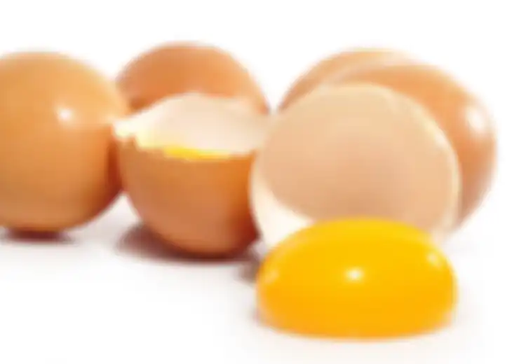 Benarkah Warna Kulit dan Kuning Telur Menunjukkan Kandungan Gizi?