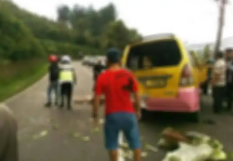[Foto] Lagi, Kecelakaan Maut di Jalur Puncak, Kali Ini 12 Orang Meninggal Dunia