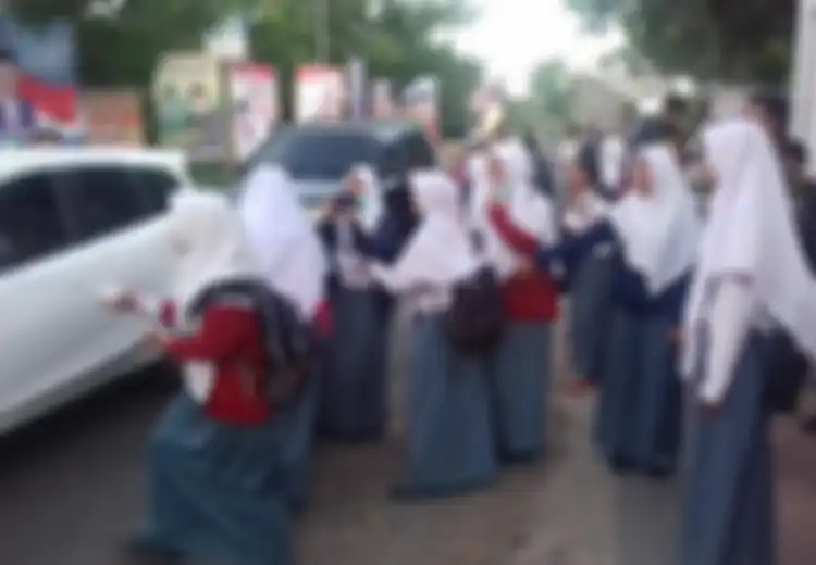 Di Sulawesi Selatan, Perayaan Kelulusan Para Siswa SMA Ini Justru Mendapat Banyak Pujian