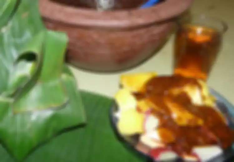 Empat Generasi Rujak Ciherang Bumbu Kecombrang