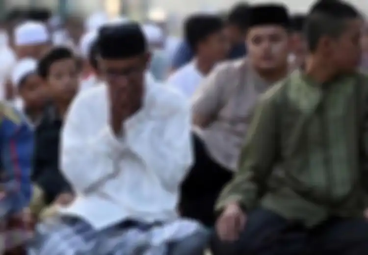 Mana yang Benar “Umat Islam” atau “Umat Muslim”?