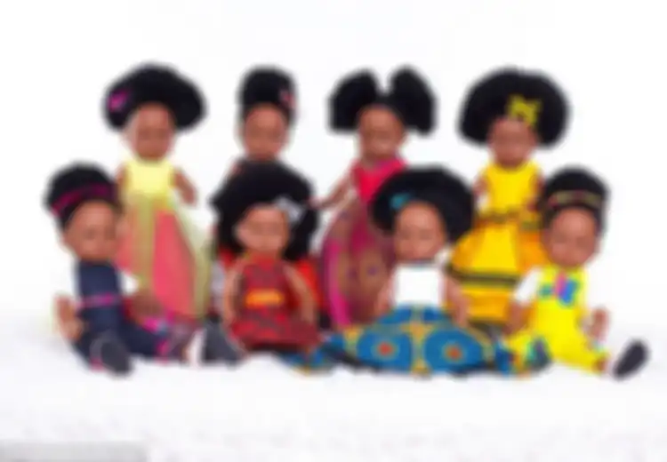 Banyak Anak Perempuan Afrika yang Malu dengan Rambutnya, Dua Sahabat Ini Bikin Boneka Khusus