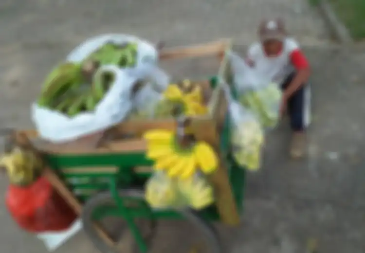 Tega! Kakek Penjual Pisang Ini Kehilangan Uang Tabungan untuk Lebaran Setelah Digasak Perampok Bermobil