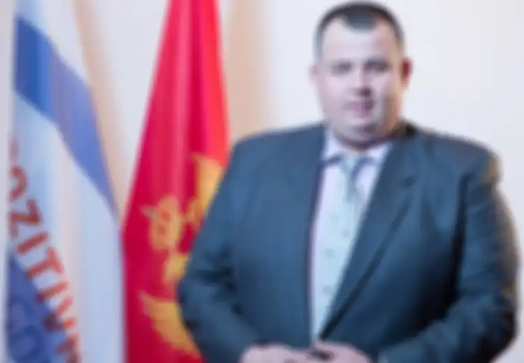 Inilah Bos Terbaik Seantero Balkan, Ia Memberi Hadiah Liburan yang Eksotis untuk Karyawannya