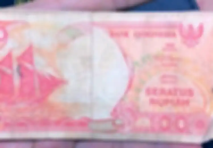 Simpan Uang Zadulmu! Uang Lama Rp100 Kini Dihargai Jutaan Rupiah karena Jadi Buruan Kolektor