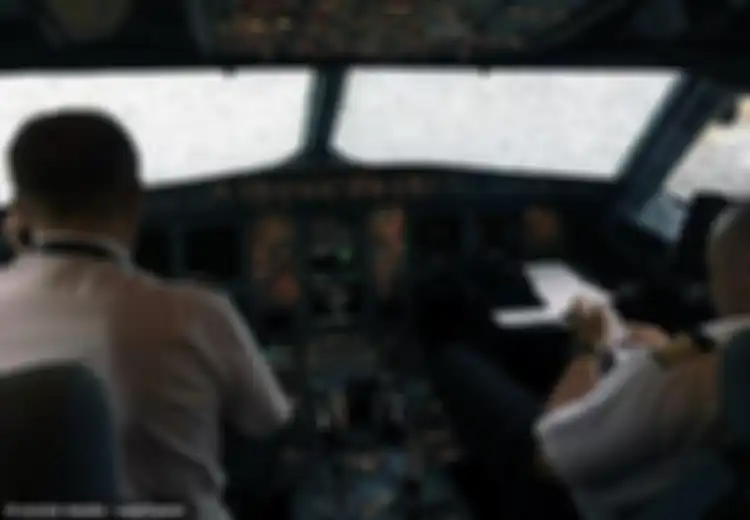 Hebat! Pilot Ini Berhasil Daratkan Pesawat dengan Selamat Meski Kaca Kokpit Pecah dan Moncong Pesawat Hancur