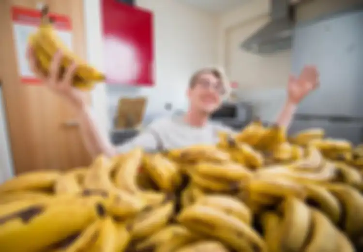 Vegetarian Asal Inggris Ini Hanya Makan Sayur dan Buah Mentah Serta 150 Pisang per Minggu, Sehatkah?