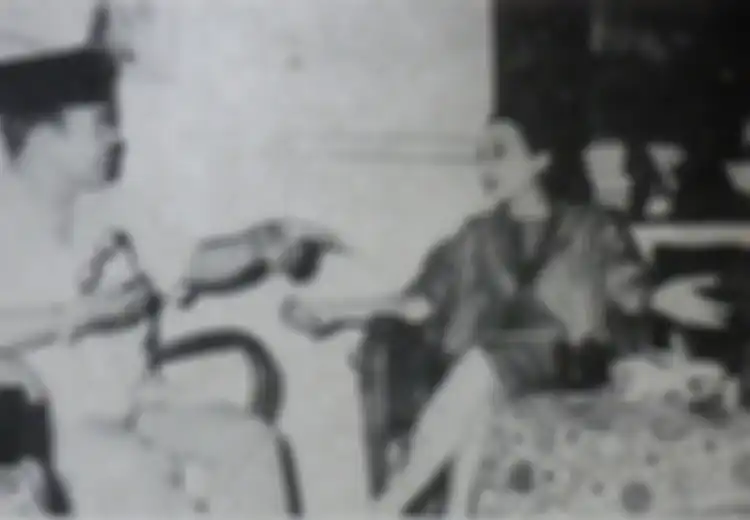 Bung Karno kepada Cindy Adams: Meski Rakyat Saya Kelaparan, Saya akan Memberikan Makanan Rohani kepada Mereka