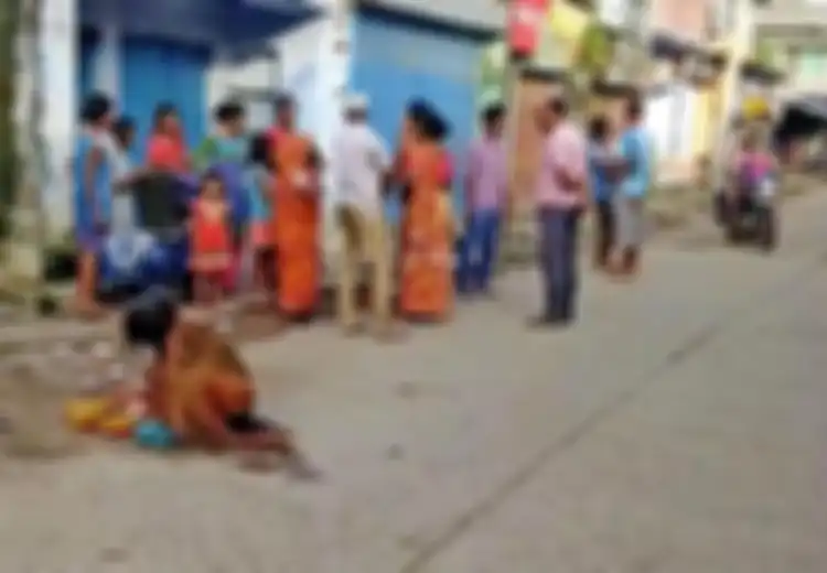 Mengenaskan, Ditolak Klinik Kesehatan Perempuan Ini Terpaksa Melahirkan di Pinggir Jalan