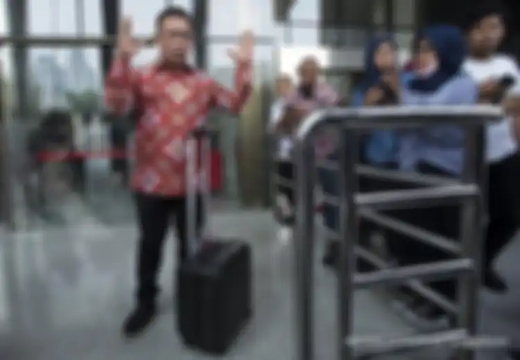 Datangi KPK dengan Bawa Koper, Wakil Ketua Pansus Hak Angket Minta Ditahan KPK