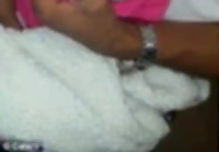 Indahnya Momen saat Bayi Tunarungu Ini Mendengarkan Suara Ibunya untuk Pertama Kalinya, Ini Videonya