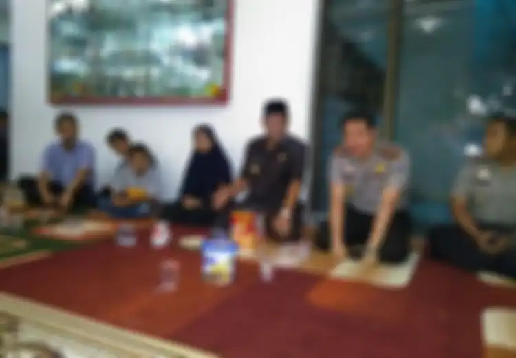 Ayahnya Dianggap ‘Pahlawan’, Biaya Pendidikan Kedua Anak Choirul Huda Digratiskan oleh Bupati Lamongan
