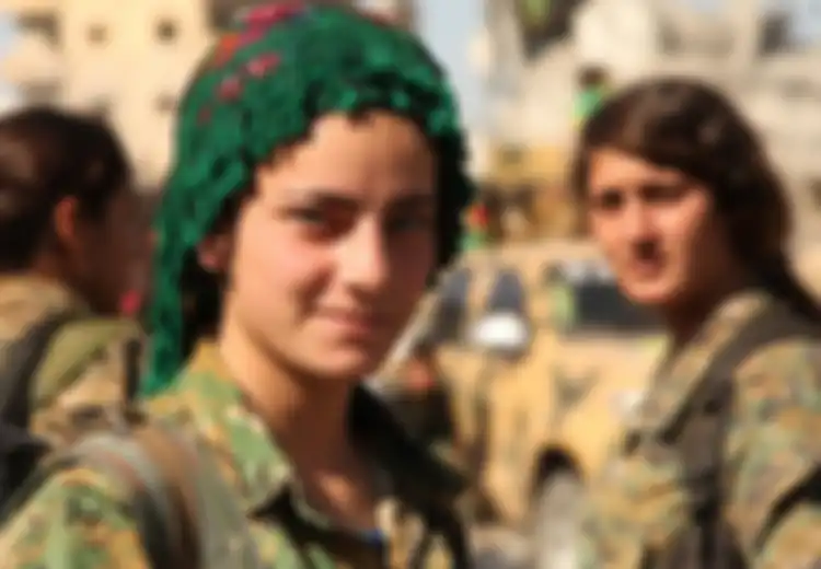 Awalnya Kerap Menjadi Korban Budak Seks, Wanita-Wanita Cantik Ini Bangkit Dan Hancurkan ISIS Di Ragga