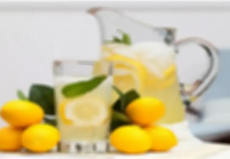 Benarkah Meminum Lemon Infused Water Bikin Berat Badan Turun?