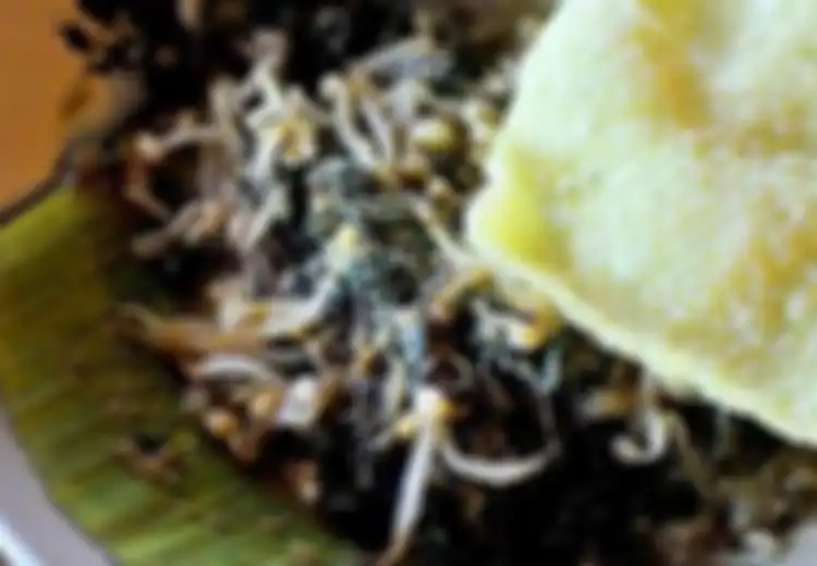 Pecel Semanggi, Kuliner Langka Surabaya Yang Datang Dari Benowo