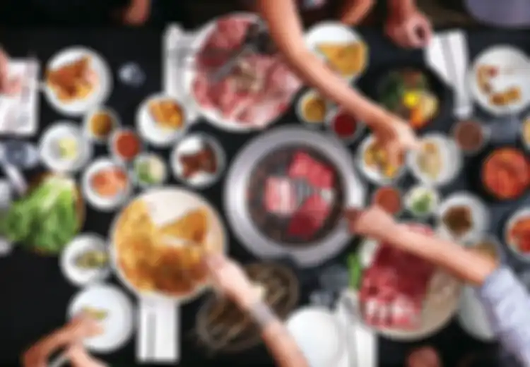 Jangan Pernah Menusukkan Sumpit Ke Makanan, Inilah Lima Adat Makan Unik Di Asia
