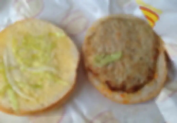 Maskapai Korea Utara Ini Hanya Sediakan Satu Jenis Makanan di Kabin Pesawat, Tapi Rasanya Sangat Tidak Enak
