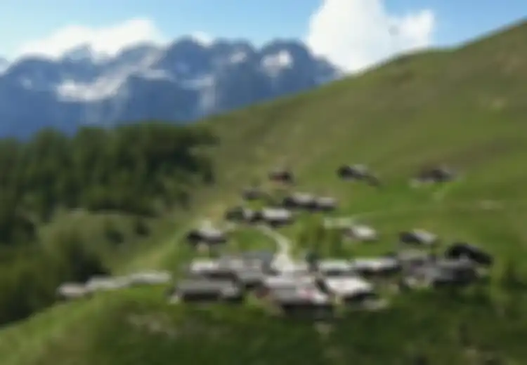 Desa di Swiss Ini akan Membayar Rp952 Juta Bagi Orang yang Mau Tinggal di Sana