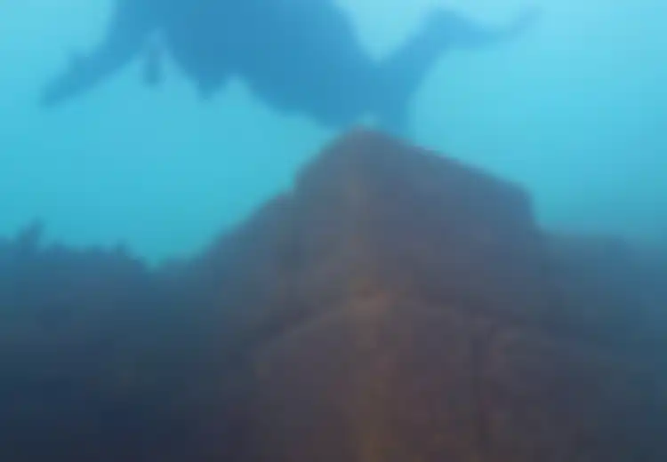 Mau Buktikan Legenda Monster Danau, Tim Periset Malah Temukan Sebuah Kastil Misterius di bawah Danau di Turki