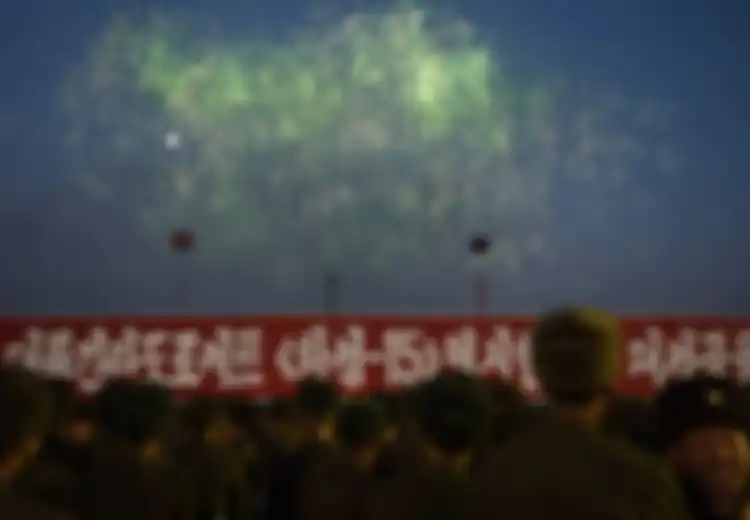 Sukses Luncurkan Rudal Balistik Baru, Warga Korut pun Bersorak-sorai di Lapangan Kim Il-sung