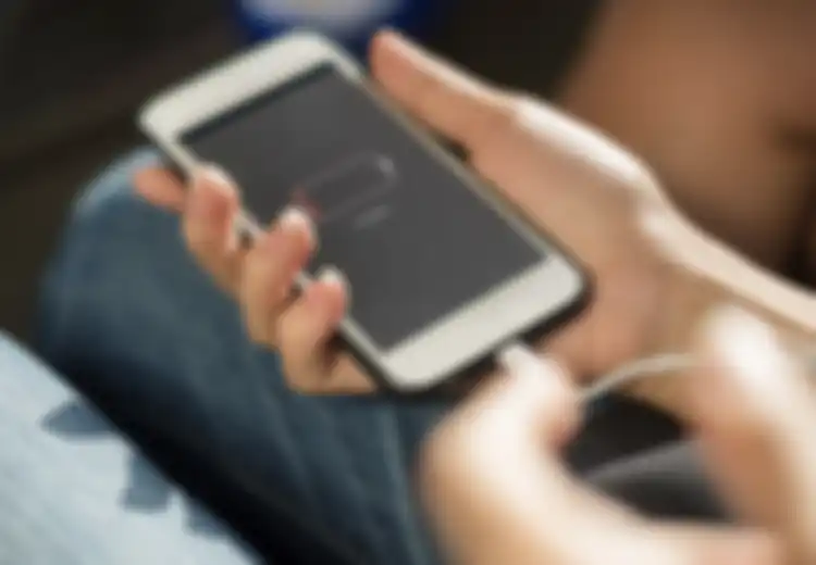 Tidak Sengaja, Ilmuwan Ini Temukan Cara supaya Baterai Handphone Kita Tahan Lama