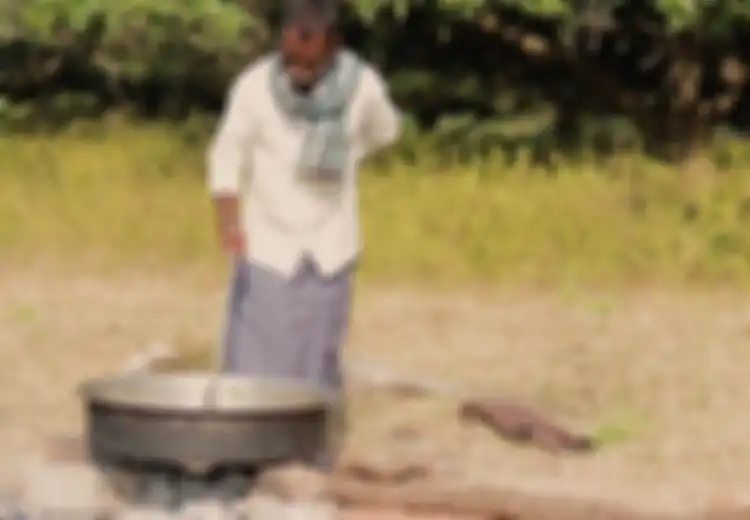 Patut Diacungi Jempol! Setiap Hari, 2 Pria Ini Memasak Makanan Untuk 80 Anak Yatim