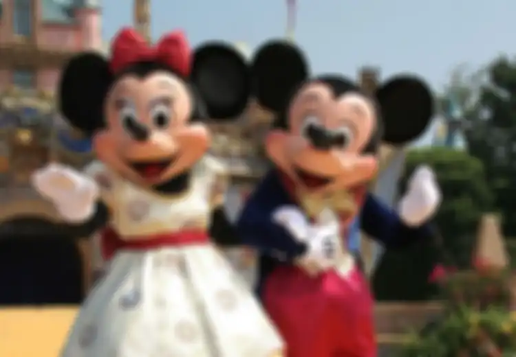  Ingin Jadi Karyawan Disneyland? Ini Beberapa Larangan Keras yang Mesti Anda Patuhi