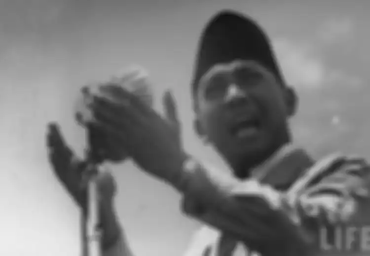 Sepenggal Kisah Bung Karno, Akad Nikahnya Hampir Batal Karena Dandan Terlalu Necis