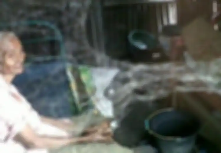 Usir Kedua Anaknya Sejak Masih Kecil, Ternyata Inilah Alasan Sebenarnya Sang Ibu, Bikin Kita Nangis