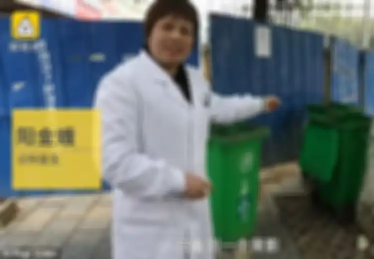Duh, Ibu Ini Melahirkan di Tepi Jalan Lalu Membuang Bayinya ke Tempat Sampah