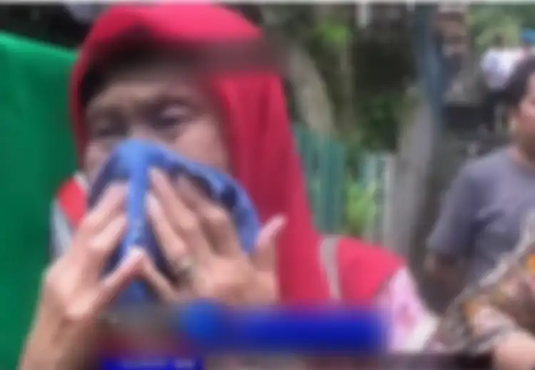 Betapa Sedihnya Hati Maimunah ketika Kojek si Buaya Rawa yang 21 Tahun Hidup Bersamanya Diambil Balai Konservasi