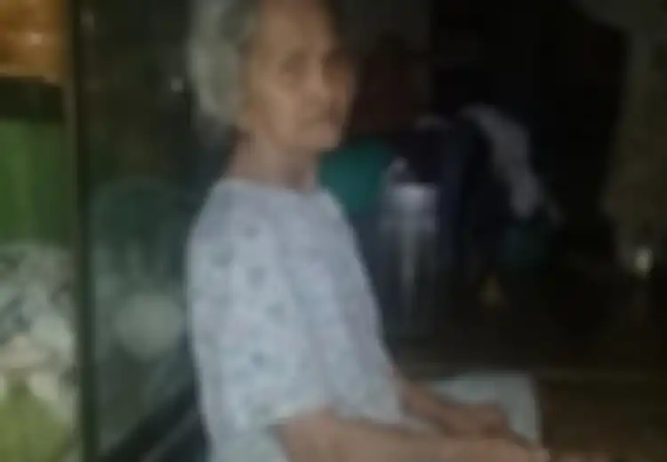 Ajaib! Bertahun-tahun Lumpuh, Nenek Hamida Tiba-tiba Bisa Lari ketika Petir Menyambar Rumahnya