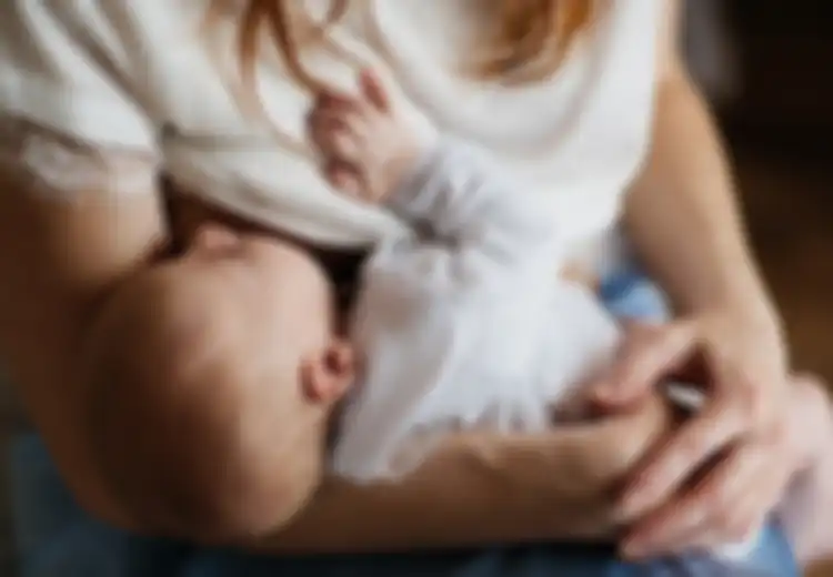 Perempuan Transgender ini Mampu Produksi ASI untuk Anaknya, Kok Bisa? 