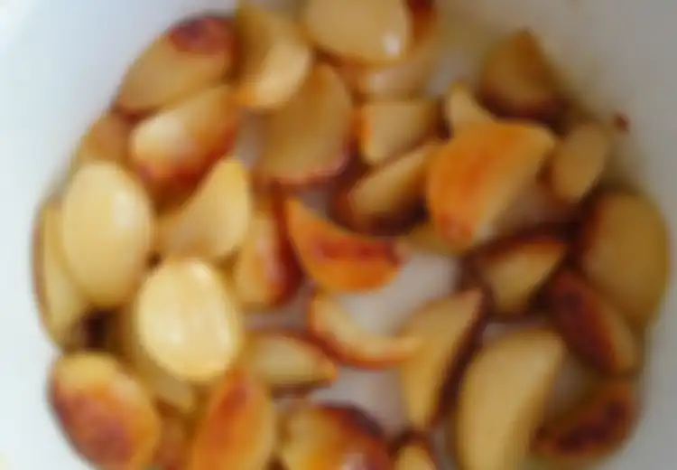 Ini yang Akan Anda Alami Saat Rutin Makan 6 Siung Bawang Putih Panggang Tiap Hari