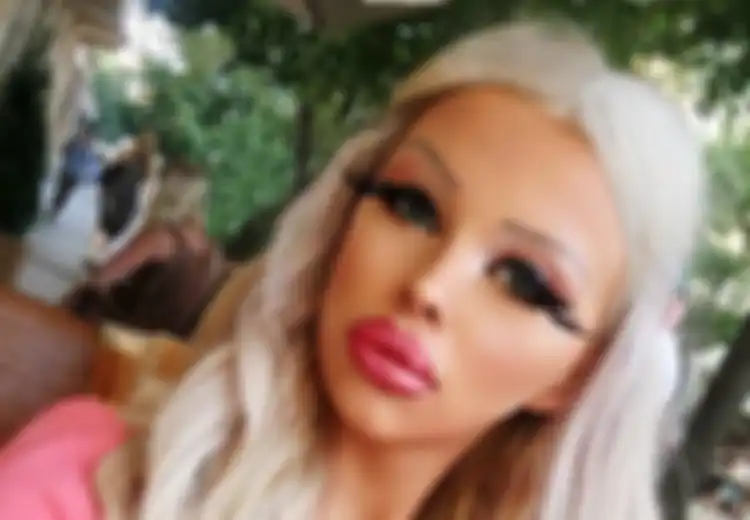 Terobsesi Jadi Barbie Hidup, Gadis 18 Tahun Ini Habiskan Uang Rp20 Juta per Bulan Milik Ibunya untuk Menyerupainya