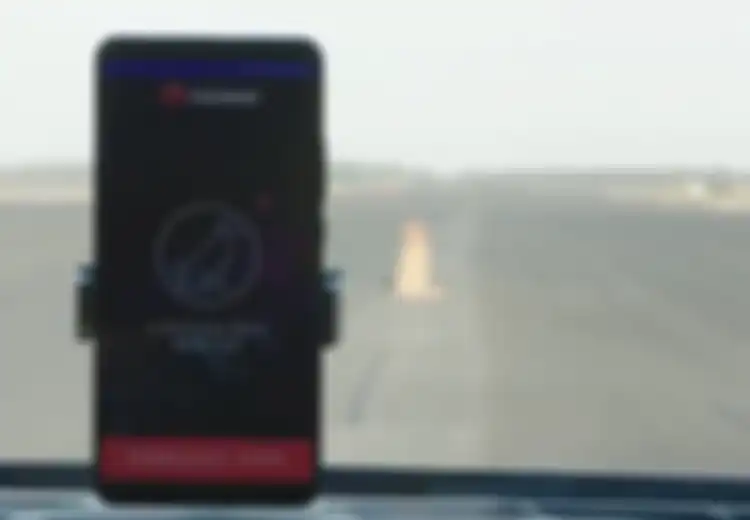Pertama di Dunia, Smarthpone Canggih Huawei Berteknologi AI Ini Mampu Mengendarai Mobil hingga Menhindari Anjing