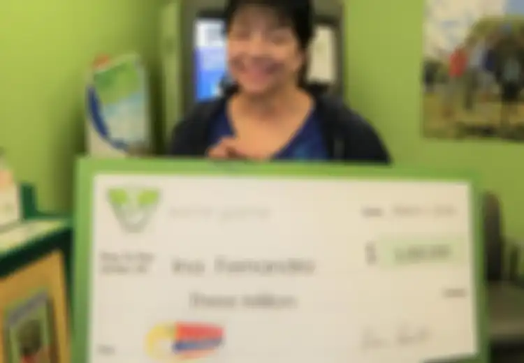 Sungguh Beruntung! Wanita Ini Baru Sadar Tiket Lotrenya Memenangkan Hadiah Rp42,8 Miliar Beberapa Hari Sebelum Masa Berlakunya Habis