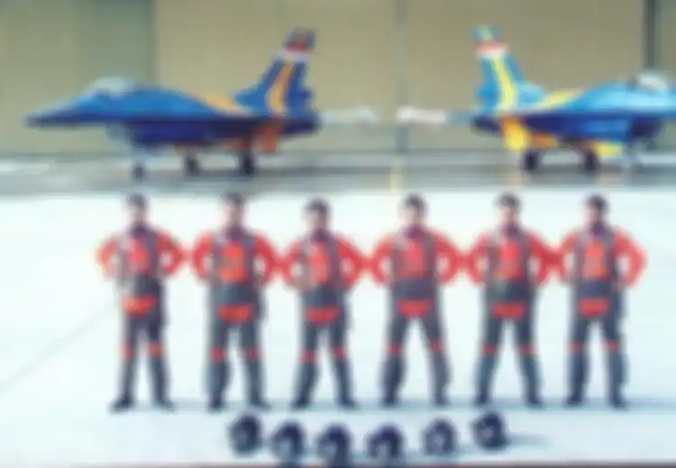 Tim Aerobatik Elang Biru yang Dikenal ‘Gila’: Berani Melakukan Manuver Ekstrem Sambil Membawa Senjata yang Membuat Tamu Asing Ternganga