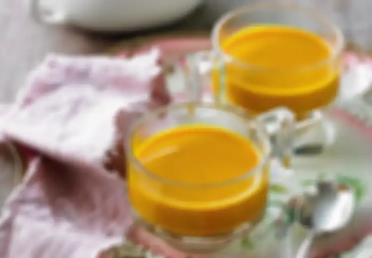 Minum Air Kunyit Hangat Seminggu Tiap Pagi Saat Perut Kosong, Inilah 10 Hal yang akan Anda Rasakan!