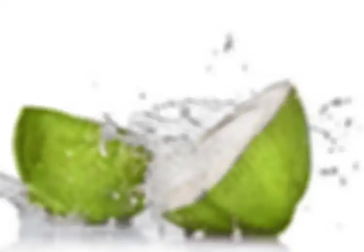 Merawat Wajah dengan Air Kelapa, 5 Manfaat Ini akan Anda Dapatkan dan Berikut Caranya!