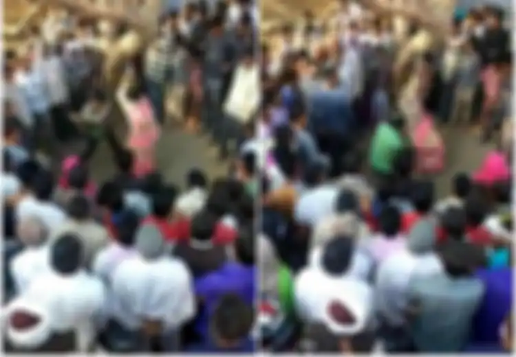 Tak Cukup Dicambuki oleh Suaminya Sendiri di Depan Umum, Wanita Ini Juga Hendak Diperkosa para 'Penonton'