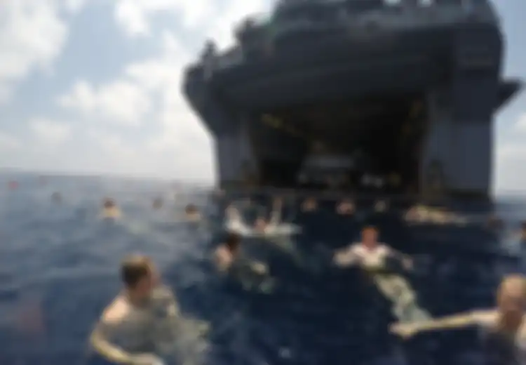 Aksi Angkatan Laut dan Korps Marinir AS yang Menjadikan Lautan Sebagai 'Kolam Renang' Raksasa