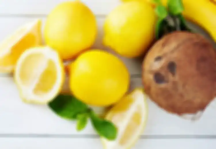 Inilah yang Terjadi Jika Rutin Mengoleskan Campuran Minyak Kelapa dan Lemon pada Rambut Anda