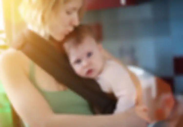 Mengapa Orang Suka Menggendong Bayi Sebelah Kiri? Alasannya Sungguh Menakjubkan