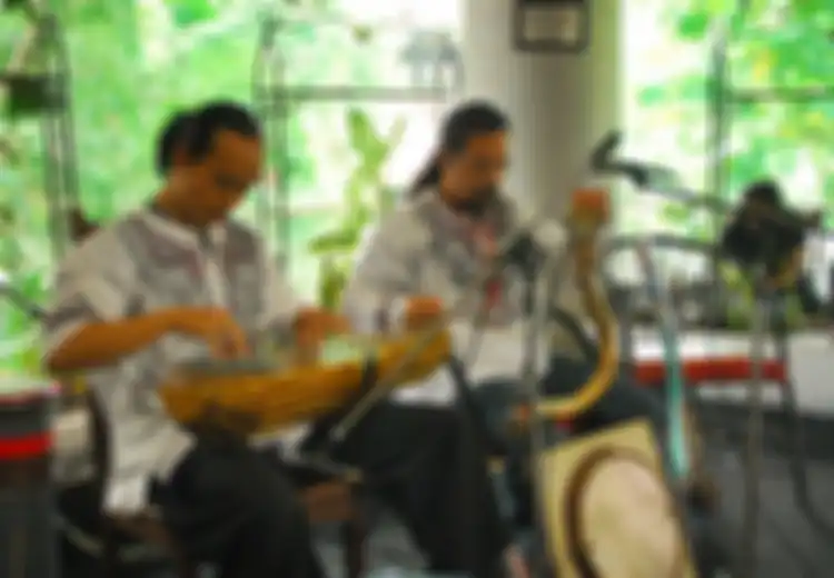Alunan Musik dari Sampah