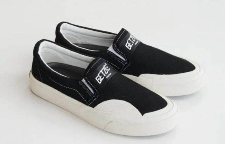 Sepatu slip sales on brand lokal