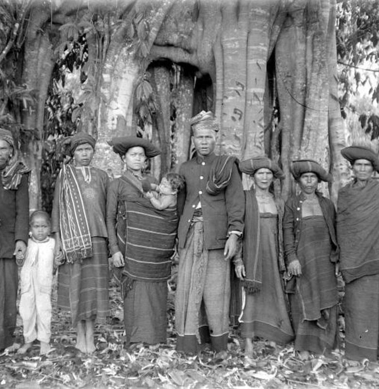 √ 33 Foto Orang Zaman Dulu: Gambar Penuh Sejarah - ONPOS